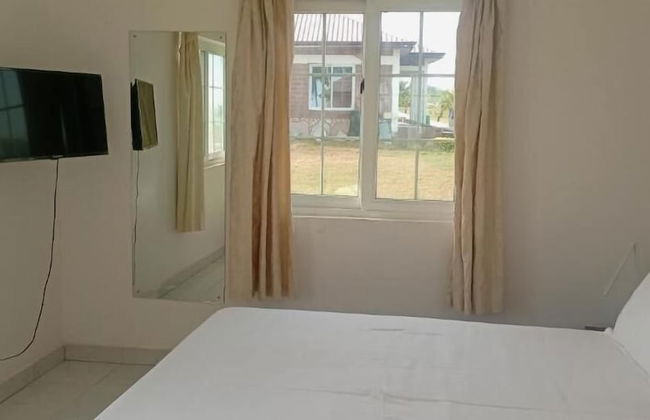 Solent Villas Resort - Photo 15