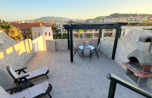 Ático dúplex con piscina privada y vistas al mar en Paraíso de Vera! - Foto 19