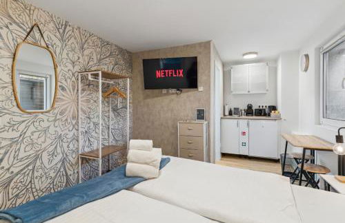 Vorstadtoase - Apartment für 2 Personen mit Smart TV, Parken, eigenen Bad, Netflix - Nähe BER - Foto 4