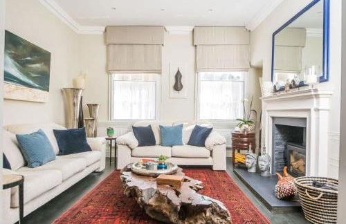 Bespoke Central Town House - Photo 21