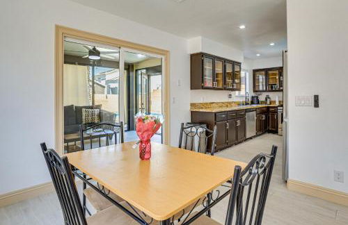 Near Shopping and Golf Family Retreat in Las Vegas! - Photo 8