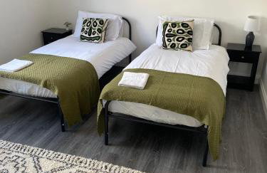 7 Royal Oak Brentwood - 2 Bed - Free Secure Parking - Contractor Stays - Long Stays - Foto 9