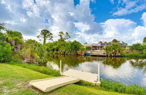 Canal-Front Retreat w/ Heated Pool & Hot Tub! - Foto 28