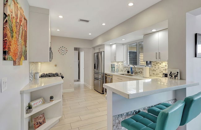 Waterfront Villa Private Pool! - Foto 11