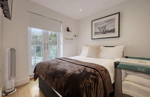 Dove House Wanstead - Stunning 4 Bedroom, 3 Bathroom House with Private Hottub & Gym - Escape London, in Lonon - Foto 28