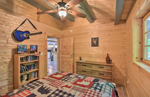 Pet-Friendly Otto Mountain Cabin with Fireplace! - Foto 20