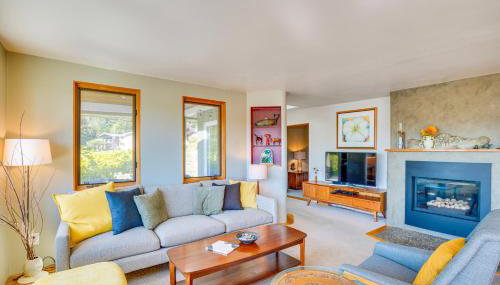 Gig Harbor Home Large Deck, Outdoor Dining Area - Foto 5