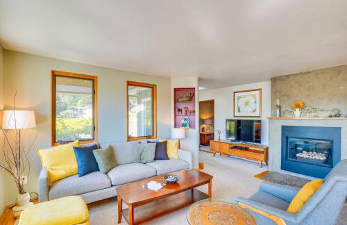 Gig Harbor Home Large Deck, Outdoor Dining Area - Foto 5