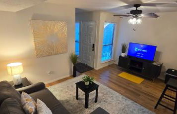 Cozy Updated Cove of Heaven, 5mins to Lake Hefner! - Photo 31