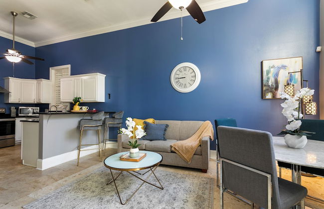 Modern 3BR Condo With Pool - Foto 26