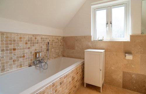 Trewhiddle Retreat V25 by Together Travel - Luxury 4-Bedroom Villa - Foto 43