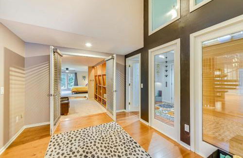 7 Mi to Skiing Lake George Home with Large Patio - Foto 20