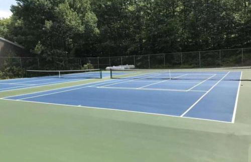 Stylish Townhouse Steps to Ski Mtn & Waterpark - Foto 15