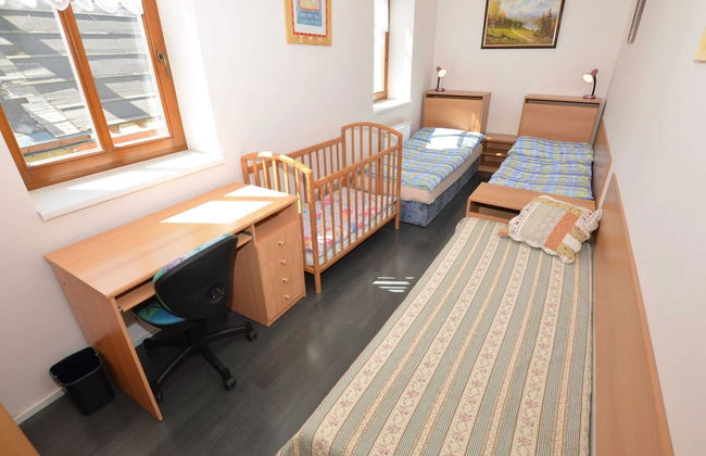 Apartment Near Ski Slopes - Photo 3