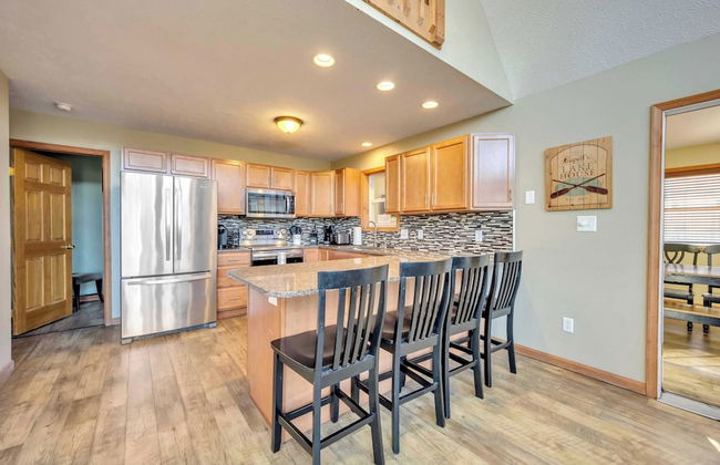 Pocono Pinnacle by Avantstay Steps to the Lake, Game Room, Large Deck - Foto 13