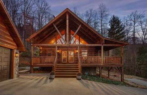 Fully Stocked Cabin Retreat w/ Game Room & Pond! - Foto 1