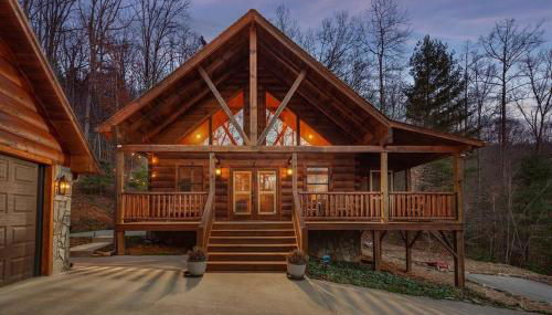 Fully Stocked Cabin Retreat w/ Game Room & Pond! - Foto 1