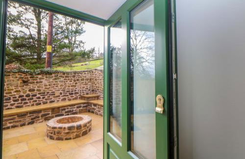 The Reading Room - Photo 3