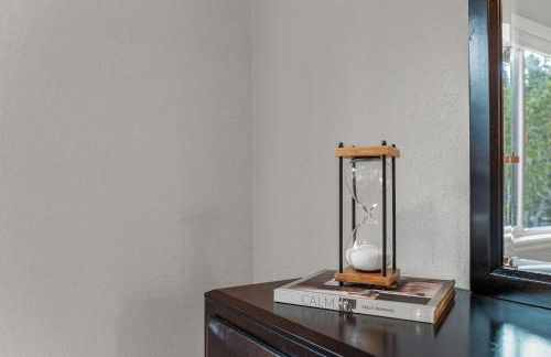 Cozy A-Frame Retreat - Hot Tub, Forest Views - Photo 35