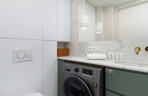 Elegant Apartment with Parking Space and Balcony by Noclegi Renters - Foto 19