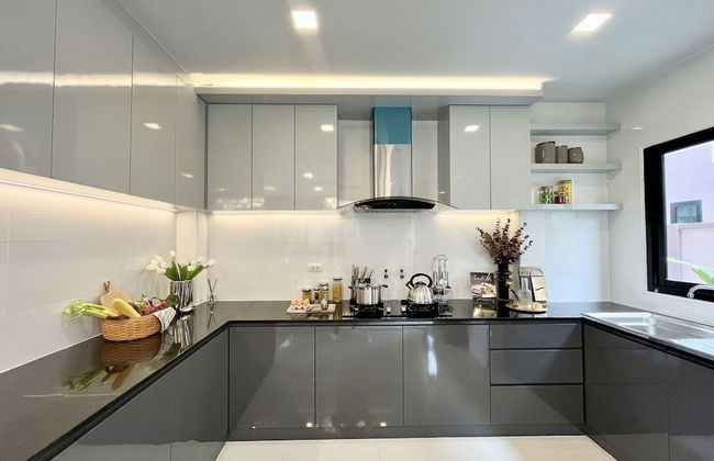 Southern Peak Pool Villa HuayYai Pattaya - Photo 76