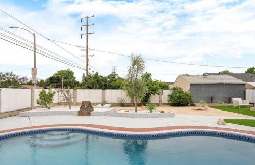 Stunning Retro Beach Oasis, Dual Living, Pool - Foto 50