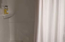 Highland Cow Glamping in a Cozy King Bed Wagon - Foto 12