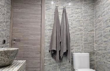 2 bed Apartment That Steps out on to the Pool - Photo 32