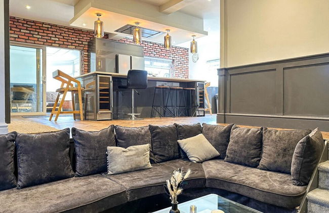 Beautiful Detached Villa - Jacuzzi Bath - Parking - Foto 40