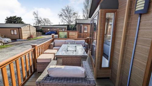 Mollys Lodge - Photo 3