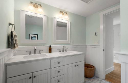 Dog Friendly 2BR Home Walk to Beach+Bearskin Neck - Foto 30