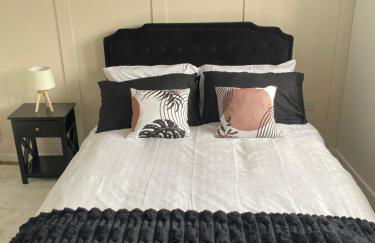 Luxury-Style Retreat in a Quiet Village - Foto 8