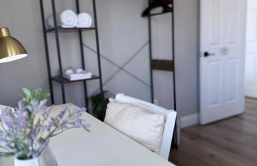 The Country Club Cottage NEW! Space Coast Entire Home! Plenty of Parking! - Foto 10