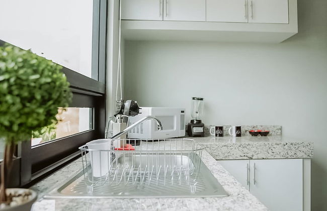 Level luxury condos - Photo 19