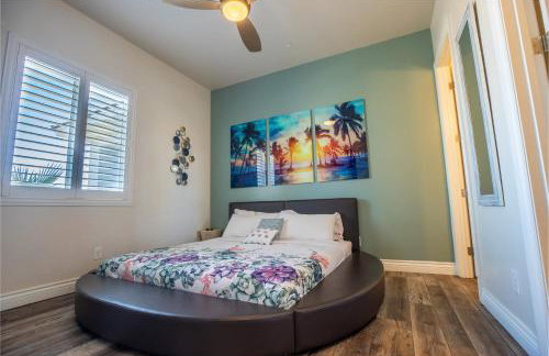 3400 SqFt House W/40Ft Heated Pool/Spa- Strip View - Photo 21