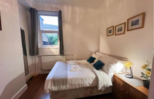 Lovely 2 Bedroom Garden Flat in London - Foto 9