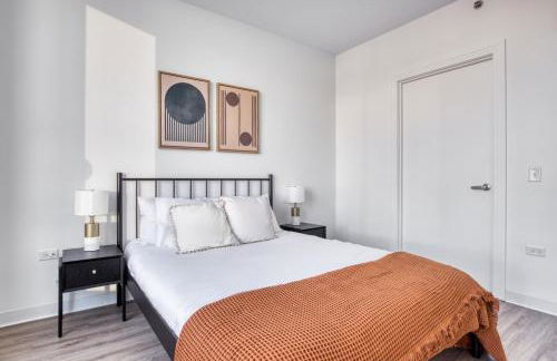 W Loop 2BR w Gym Pool in heart of Greektown CHI-561 - Foto 7