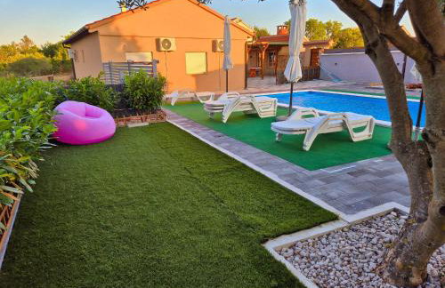 Countryside holiday home - pool - big terrace - Foto 2