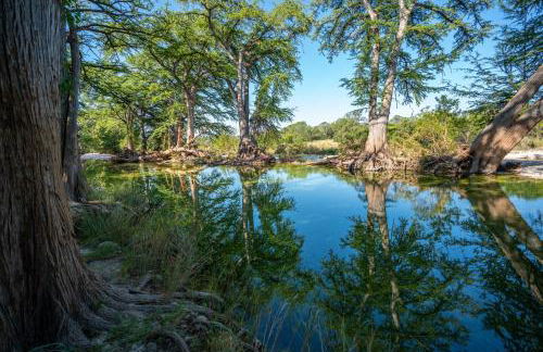 Frio Rivers Edge in the Heart of Hill Country cabin - Foto 38