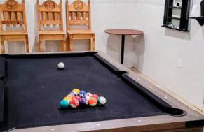 5th St Getaway w Sauna Hot tub Firepit & Game Room - Foto 6