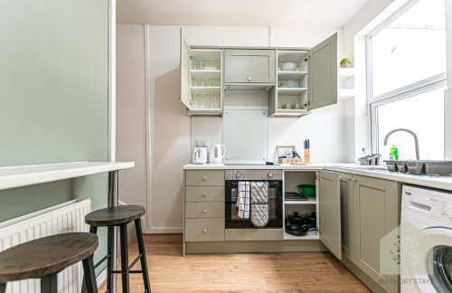 Cosy 3 Bedroom house in Wigan - Photo 11