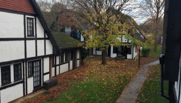 3.9. Tudor Court - Foto 4