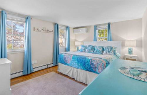 Charming House by the Beach with Patio Grill and FirePit - Foto 28