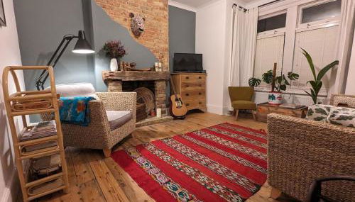 Homely flat just off Leigh Broadway - Foto 1