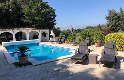 villa spacieuse piscine jacuzzi 8 chambres 16 couchages - Foto 1