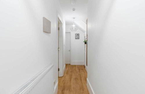 Charming London Flat Near Wembley Parks & Garden - Foto 14