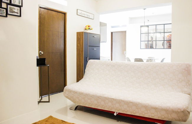 Spacious & Deluxe 2BR Gateway Ahmad Yani Cicadas Apartment - Photo 3