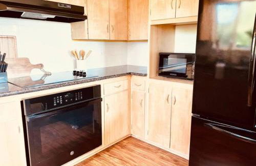 Zen Haus Garden Retreat, prime location, Luxe amenities - Photo 13