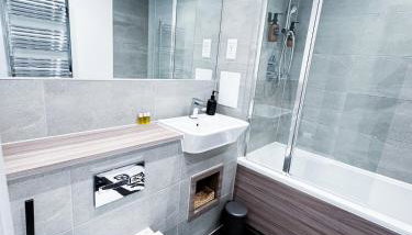 Rochester Gem, Balcony, FREE Parking and 2 mins walk to Station - Foto 2