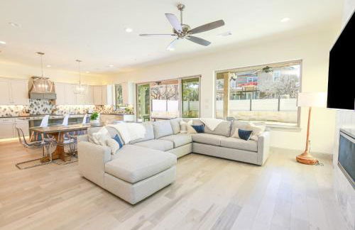 Contemporary, Luxury Retreat on Lake LBJ with Heated Pool - Foto 2